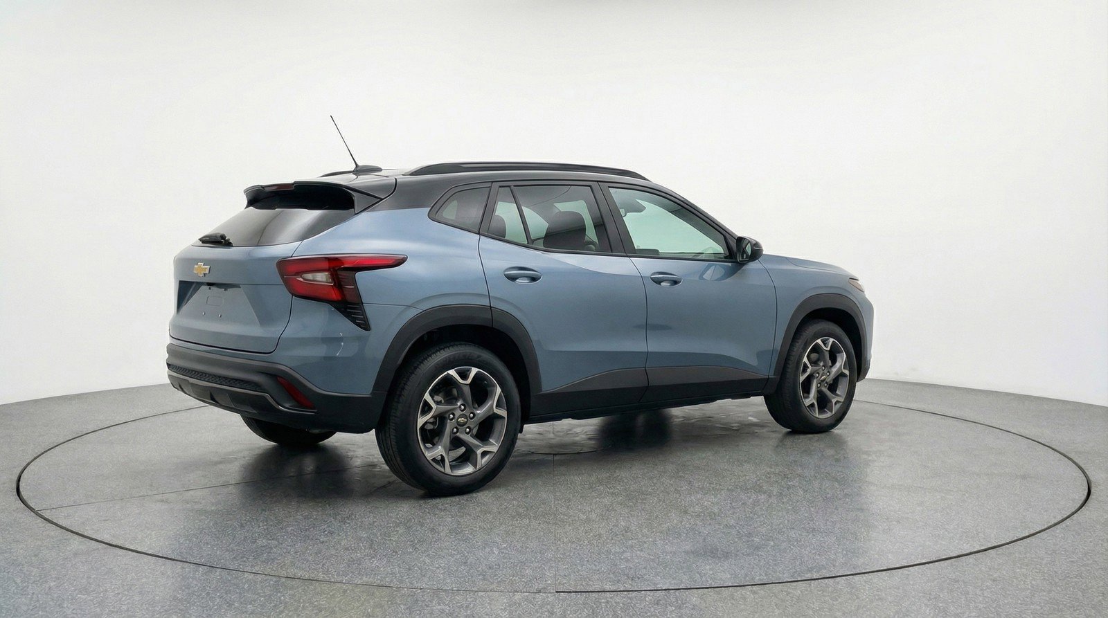 Used 2025 Chevrolet Trax LT image 9