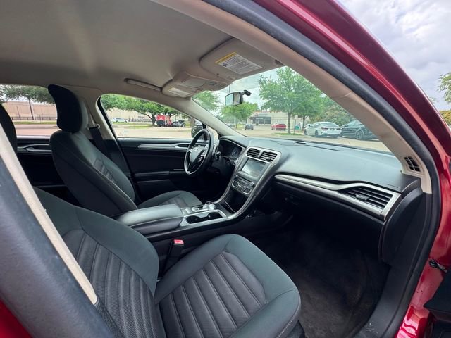 Used 2018 Ford Fusion SE w/ Fusion SE Technology Package image 11