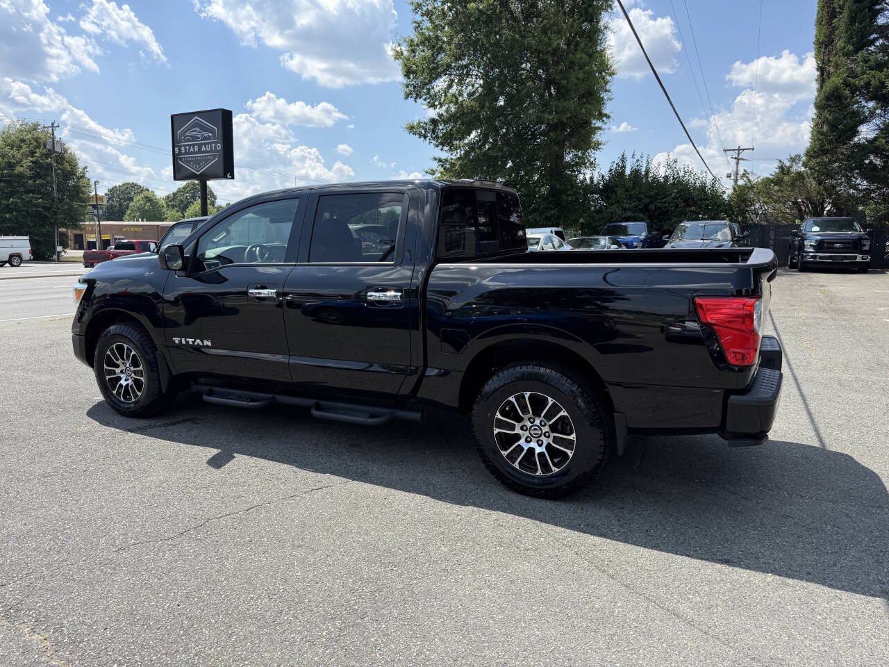 Used 2021 Nissan Titan SV w/ Accessory Utility Package AWD/4WD image 7