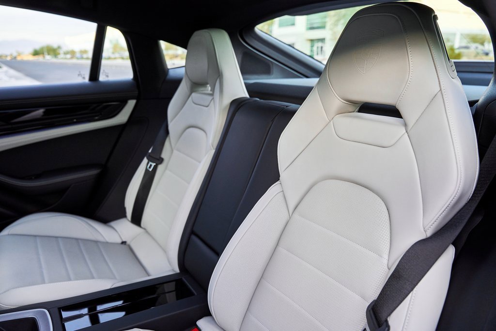 Used 2025 Porsche Panamera 4 w/ Premium Package image 48