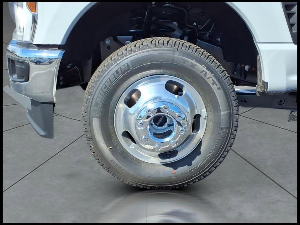 New 2026 Ford F350 XL w/ 360-Degree Camera Package image 13
