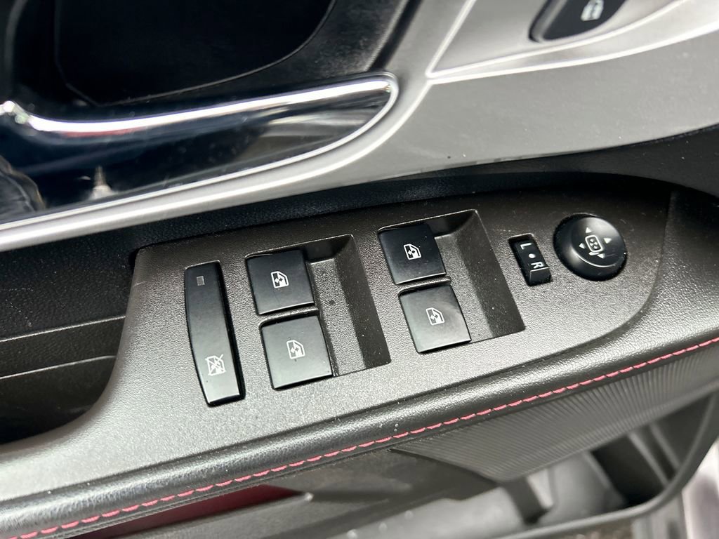 Used 2015 Chevrolet Equinox LT w/ Driver Convenience Package image 22