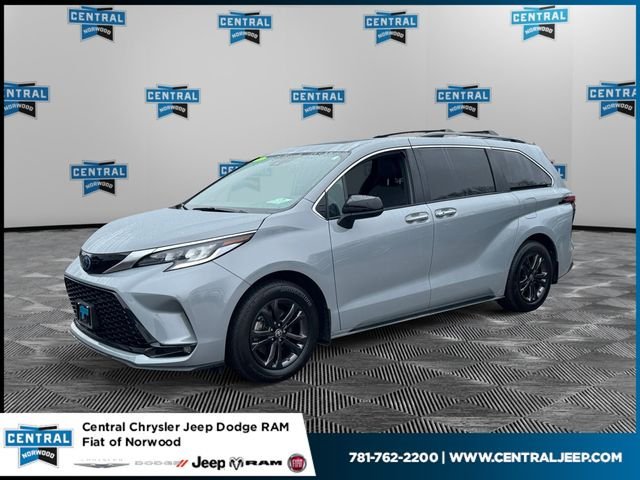 Used 2024 Toyota Sienna XSE w/ XSE Plus Package AWD/4WD image 1
