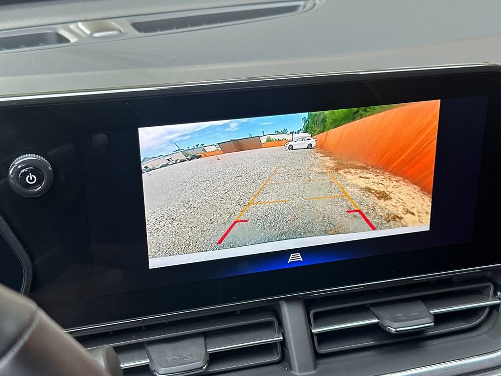 Used 2025 Chevrolet Trax ACTIV image 9