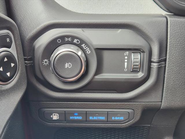 Certified 2025 Jeep Wrangler Sahara image 31