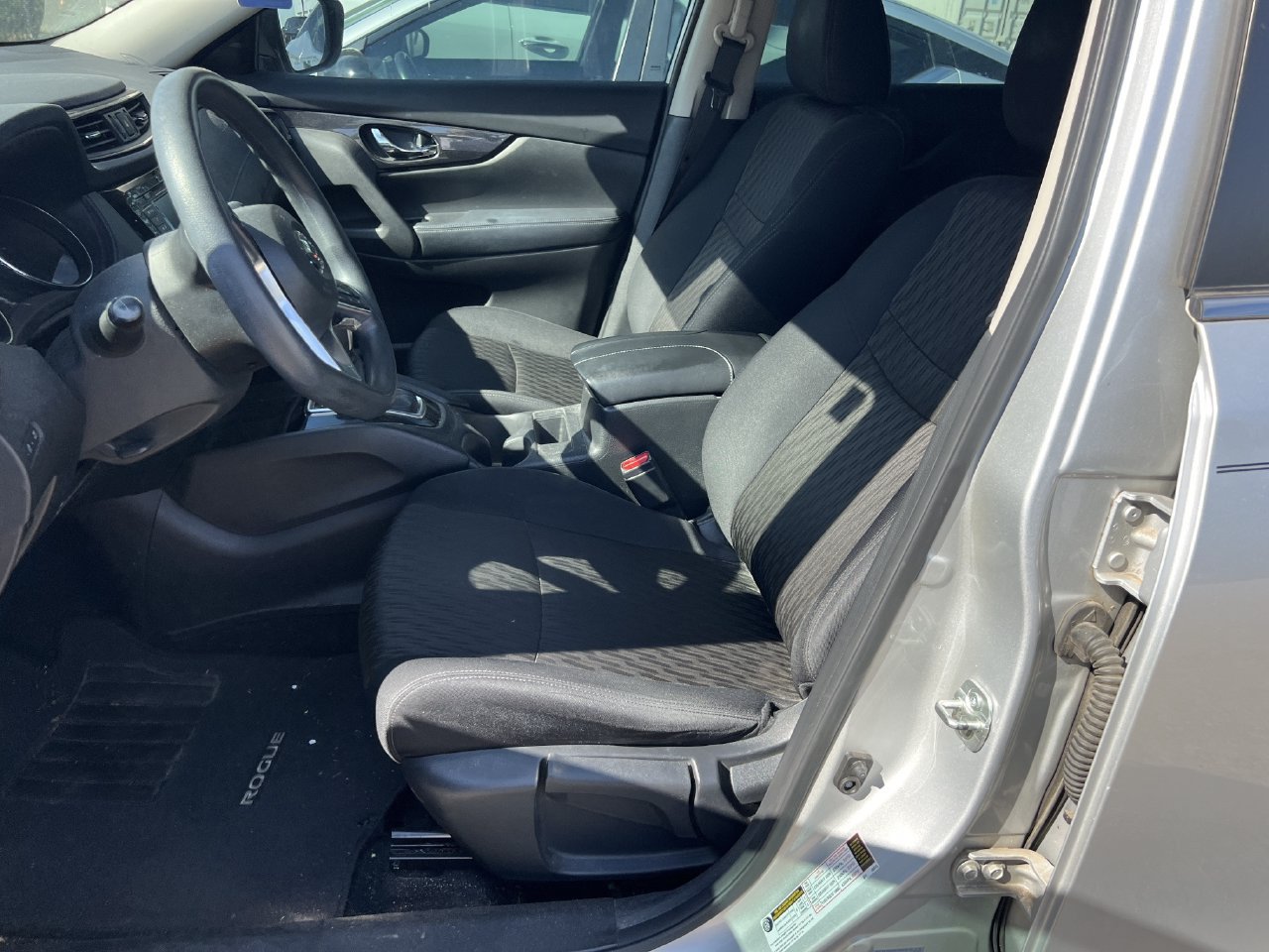 Used 2018 Nissan Rogue S FWD image 5