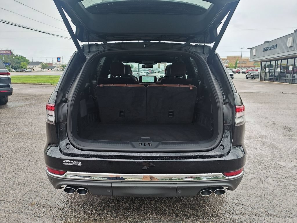 Used 2025 Lincoln Aviator Reserve w/ Equipment Group 201A AWD/4WD image 25