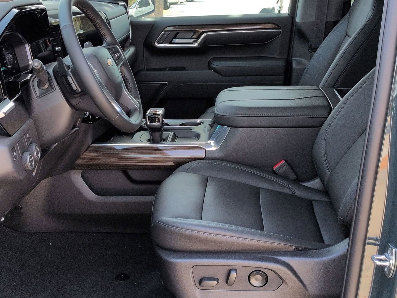 New 2026 Chevrolet Silverado 1500 LT w/ Leather Package image 18