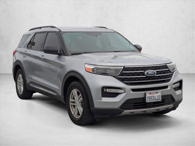 Used 2022 Ford Explorer XLT w/ Equipment Group 202A image 3