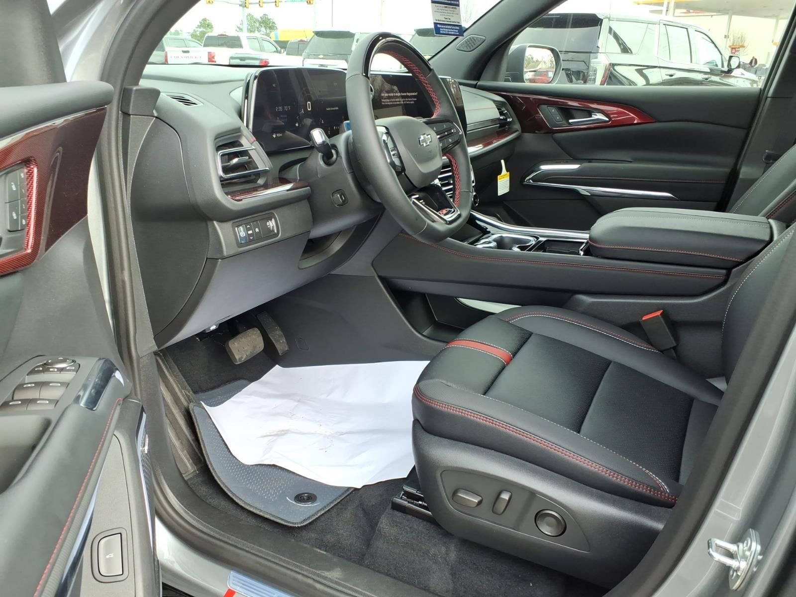 New 2026 Chevrolet Traverse RS image 11