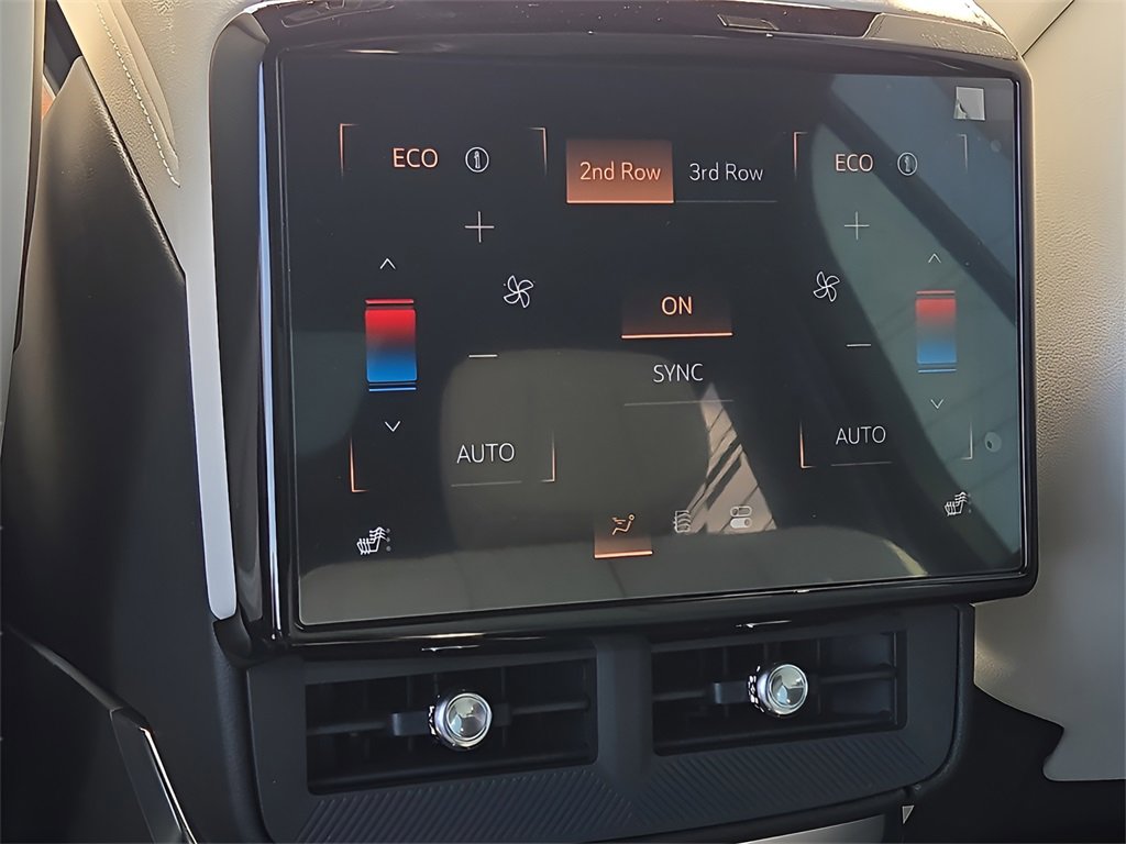 New 2026 Cadillac Vistiq Luxury image 17