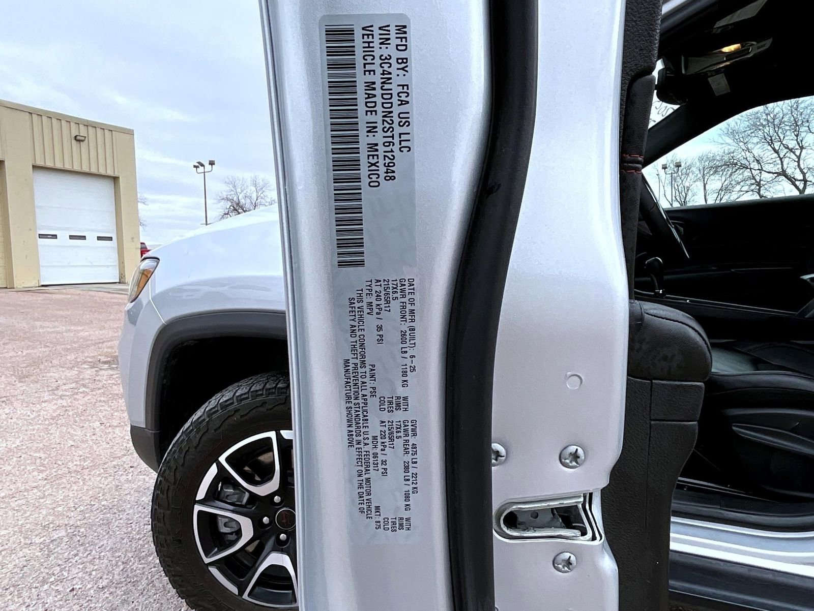 Used 2025 Jeep Compass Trailhawk AWD/4WD image 25
