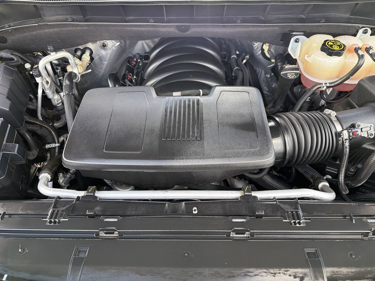 Used 2024 Chevrolet Tahoe High Country RWD image 11