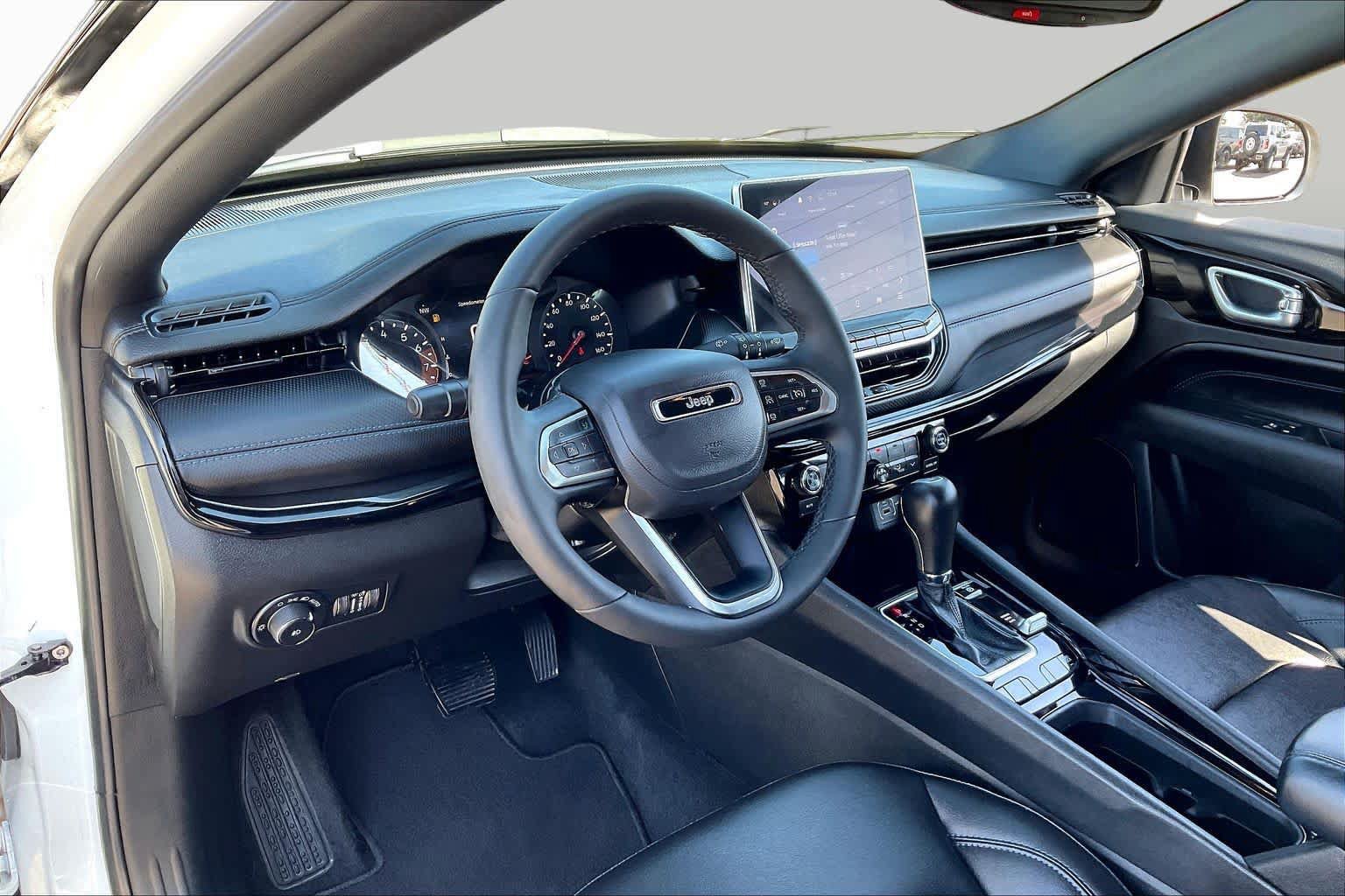 Used 2026 Jeep Compass Limited AWD/4WD image 15