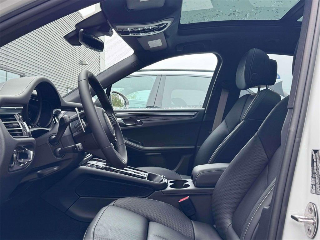 New 2026 Porsche Macan Turbo image 14