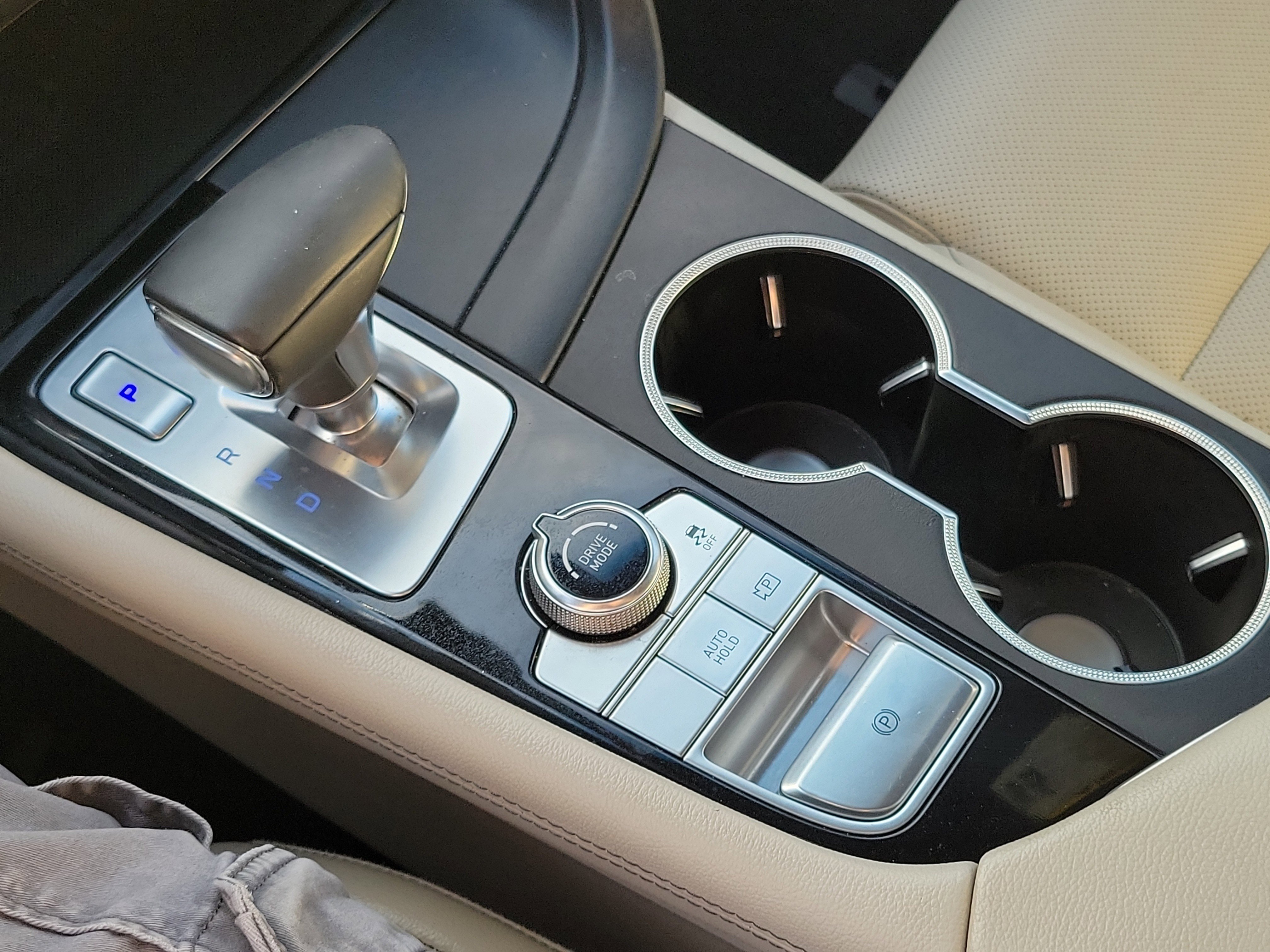 Certified 2023 Genesis G70 2.0T image 13