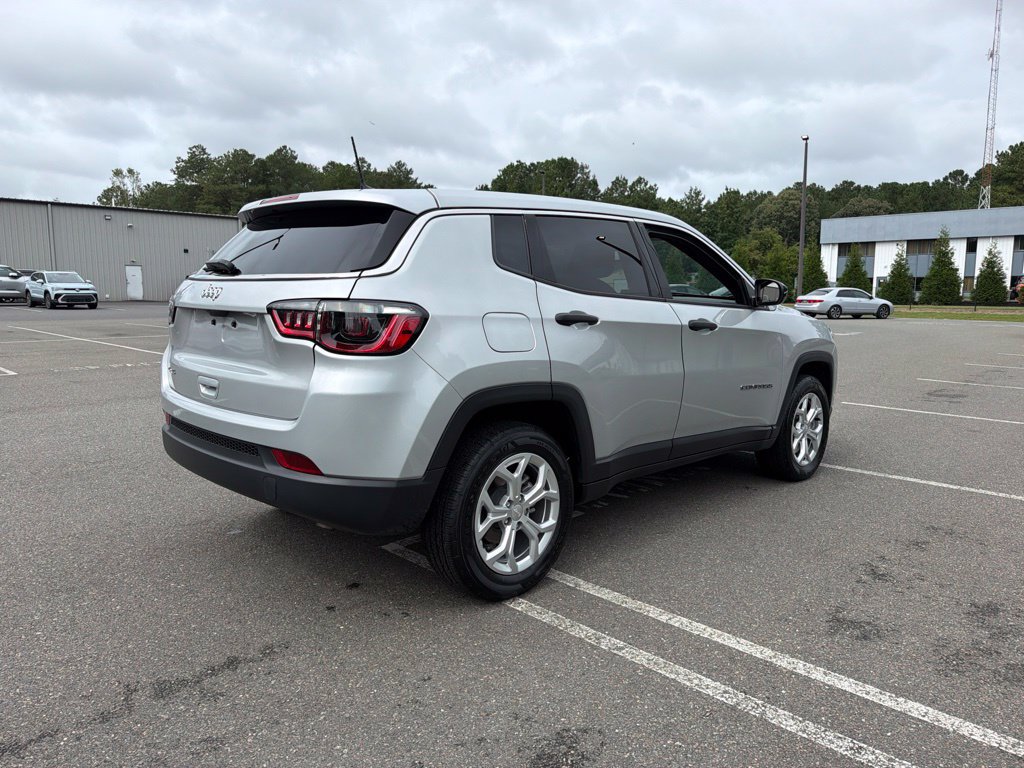 Used 2024 Jeep Compass Sport AWD/4WD image 5