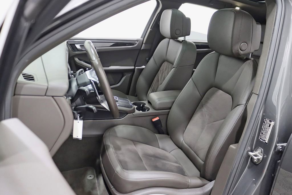 Used 2018 Porsche Macan image 20