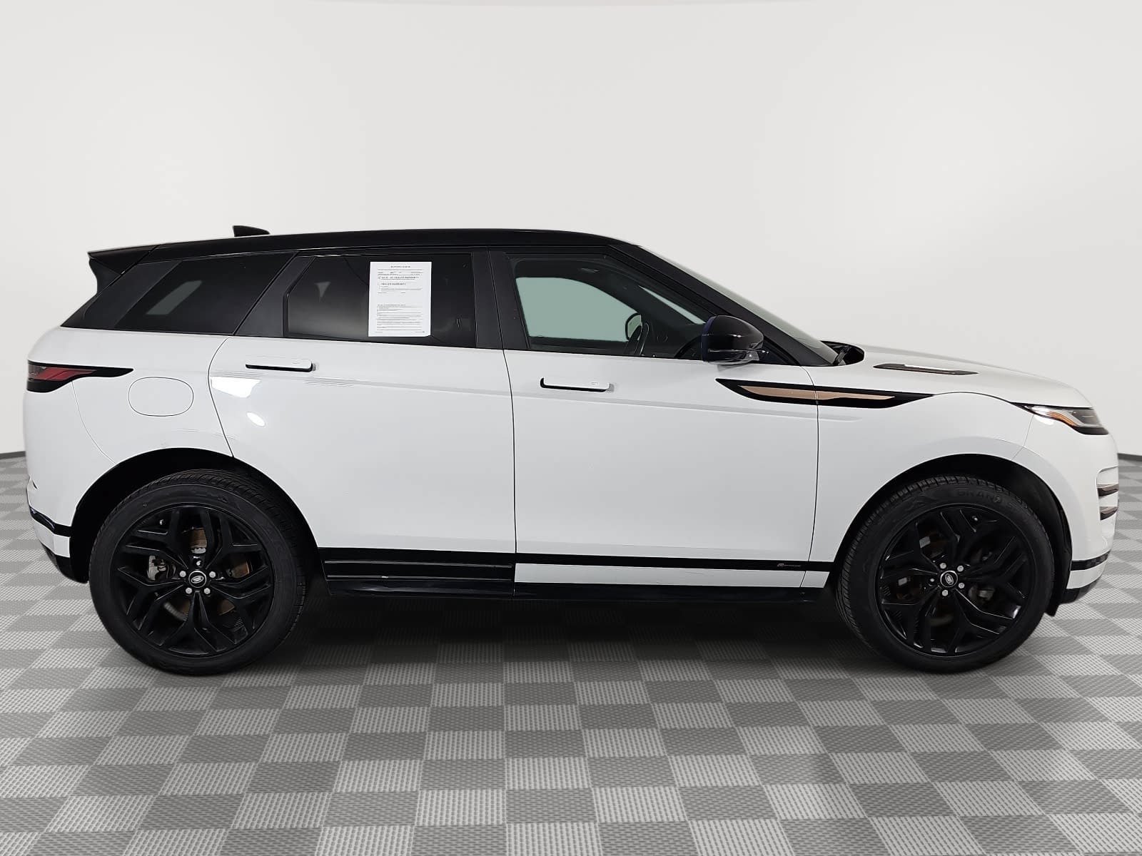 Used 2020 Land Rover Range Rover Evoque R-Dynamic S AWD/4WD image 9