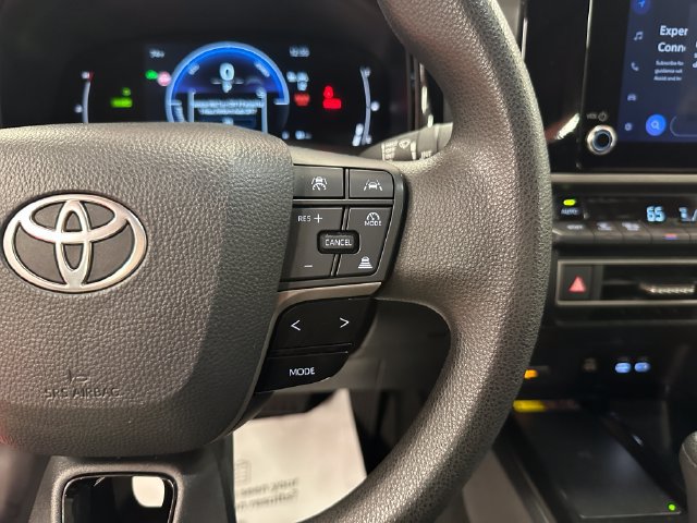 Used 2025 Toyota Camry LE FWD image 21