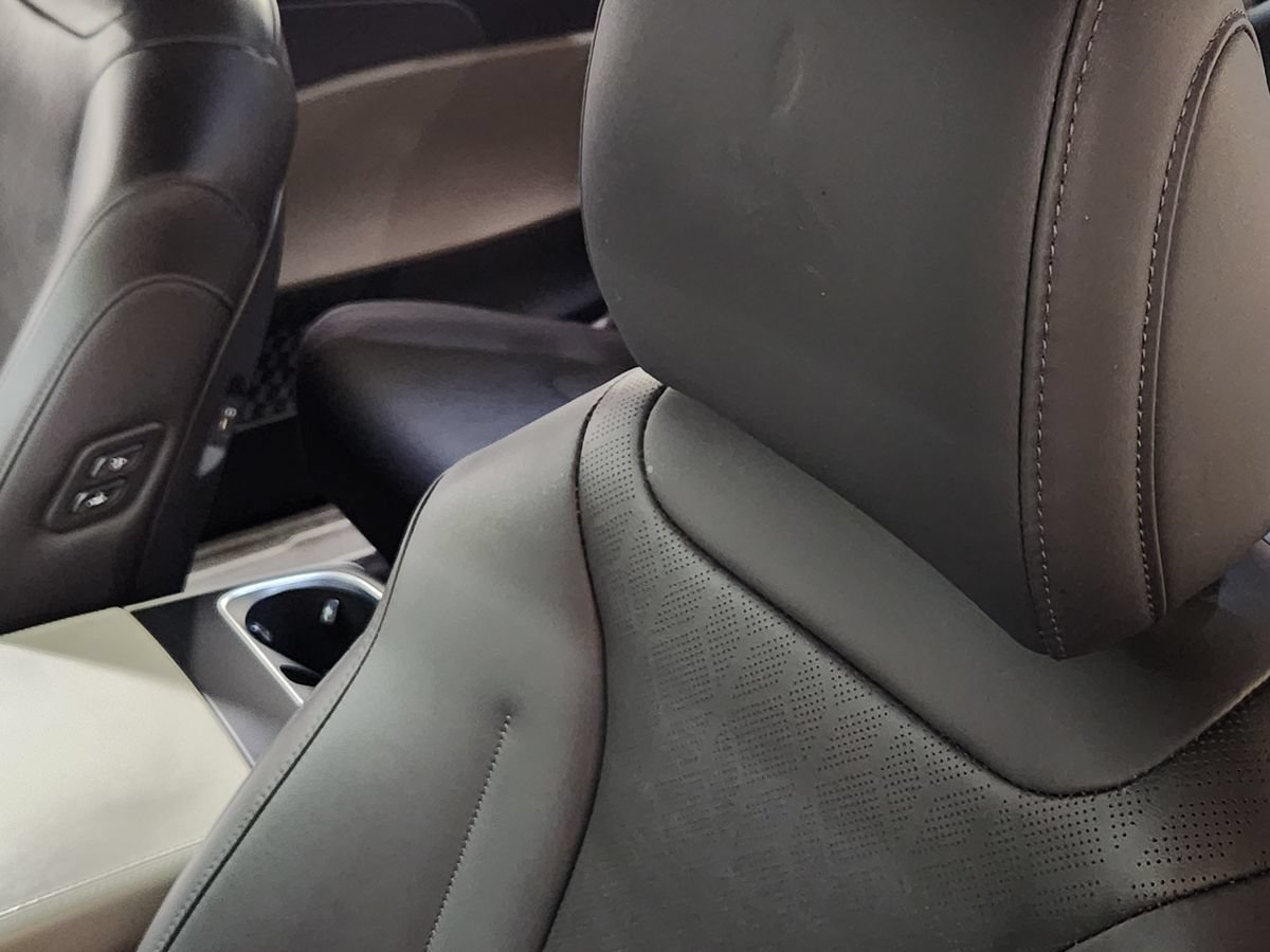 Used 2025 Kia Carnival SX FWD image 31