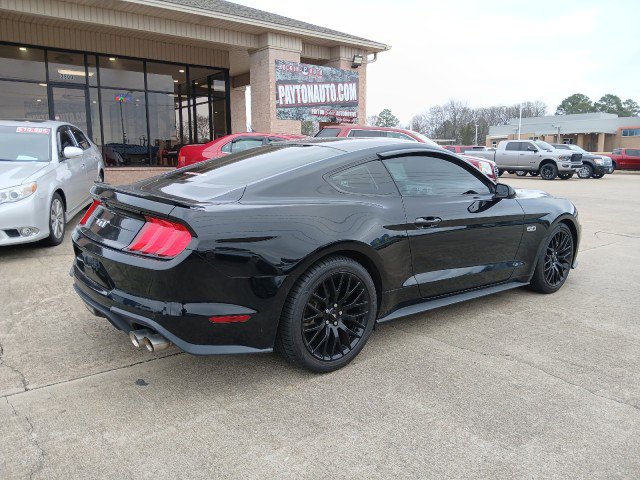 Used 2018 Ford Mustang GT image 3