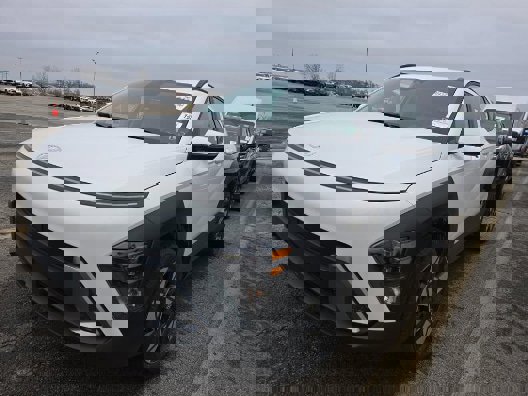 Used 2025 Hyundai Kona SEL image 2