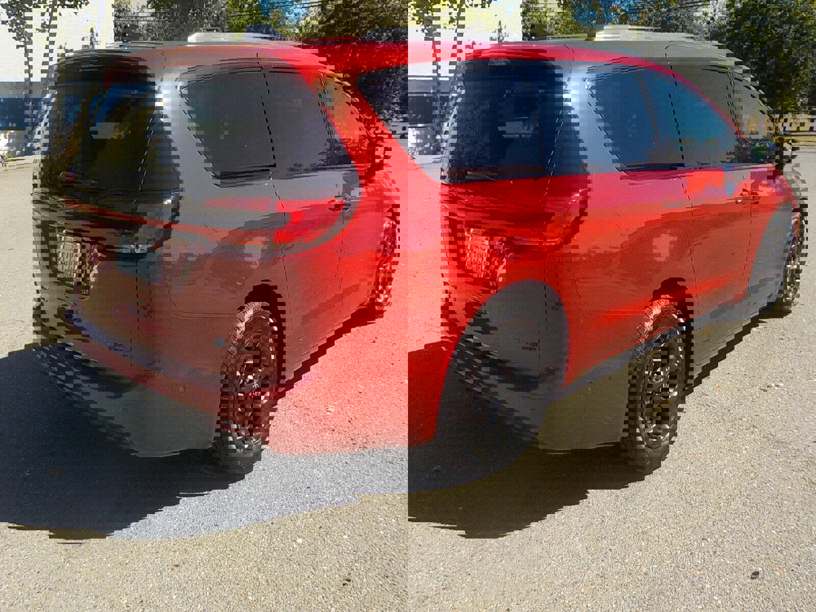 Used 2025 Chrysler Pacifica Premium image 5