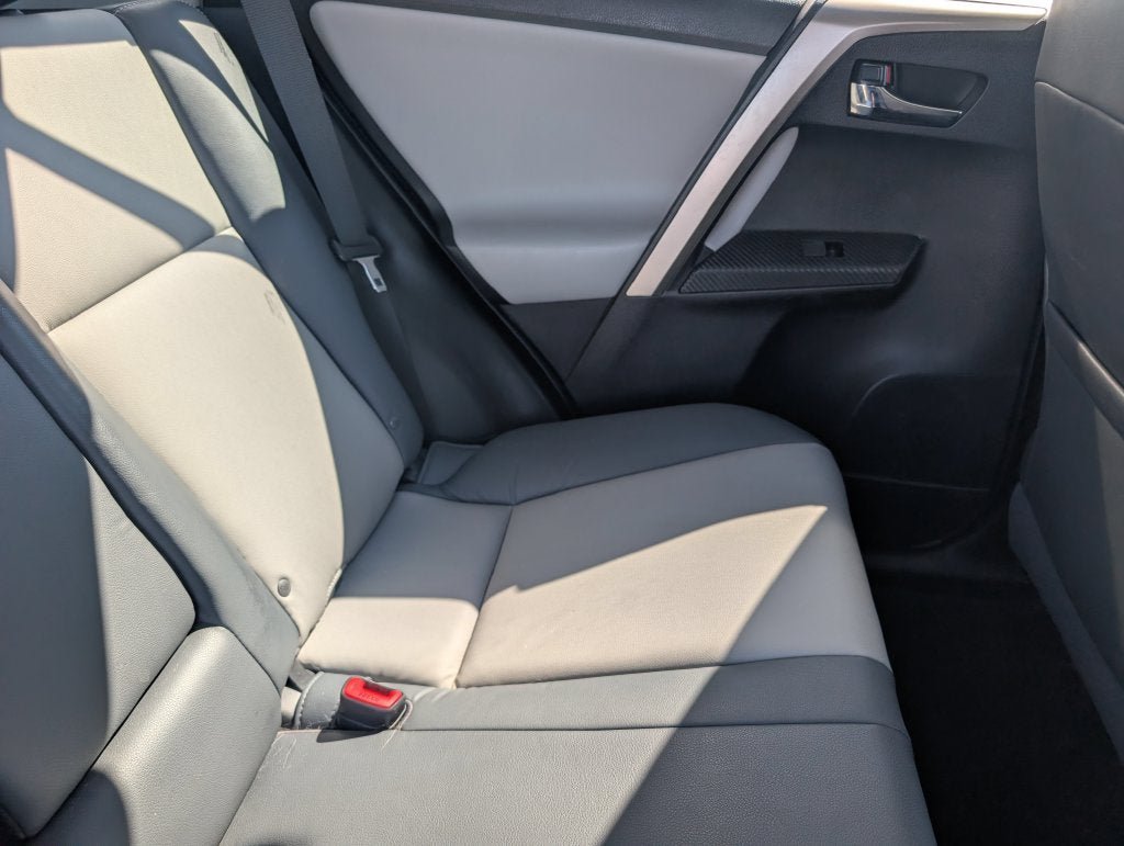 Used 2015 Toyota RAV4 Limited w/ Technology Package FWD image 4