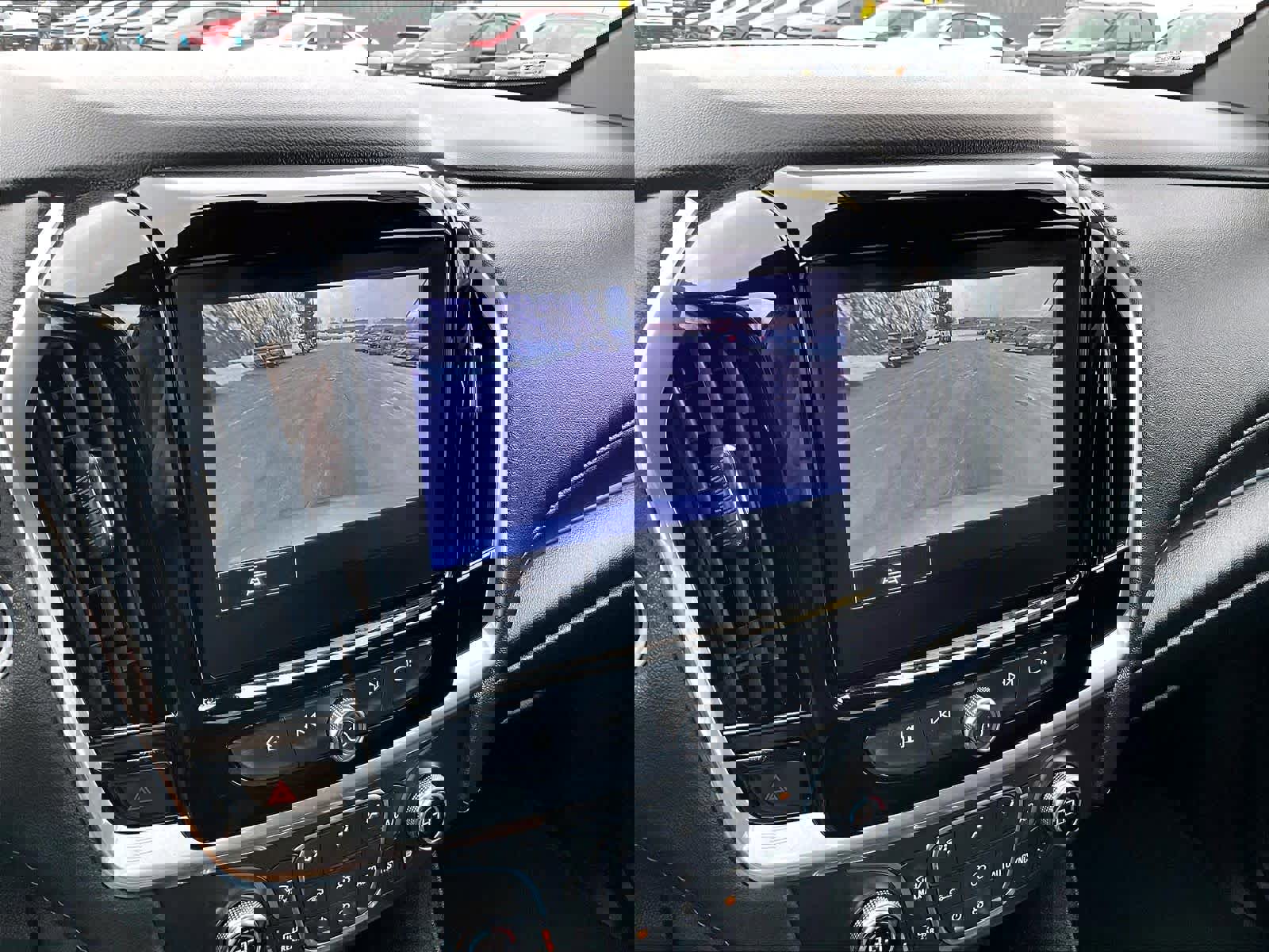 Used 2023 Chevrolet Traverse LT image 19