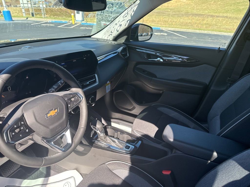 New 2026 Chevrolet TrailBlazer LT w/ Convenience Package AWD/4WD image 15
