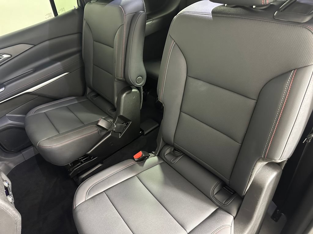 Used 2025 Chevrolet Traverse Z71 w/ LPO, Floor Liner Package AWD/4WD image 28