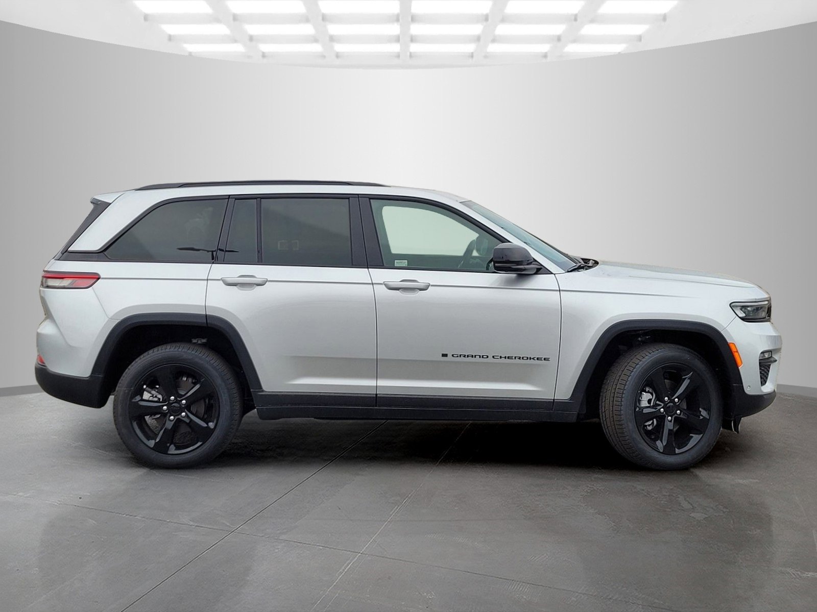 New 2025 Jeep Grand Cherokee Limited w/ Luxury Tech Group II image 3