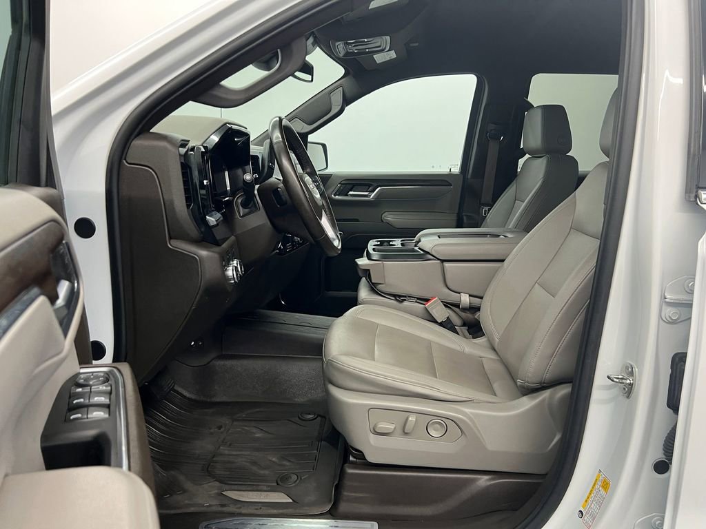 Used 2024 GMC Sierra 1500 SLT AWD/4WD image 9