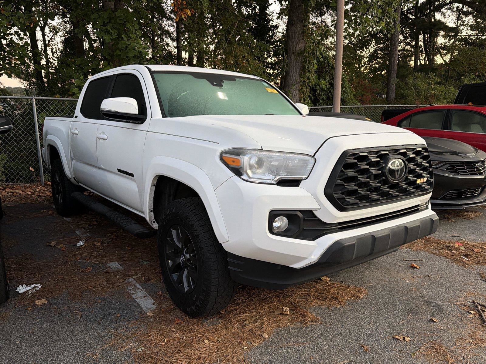 Used 2022 Toyota Tacoma SR5 RWD image 3