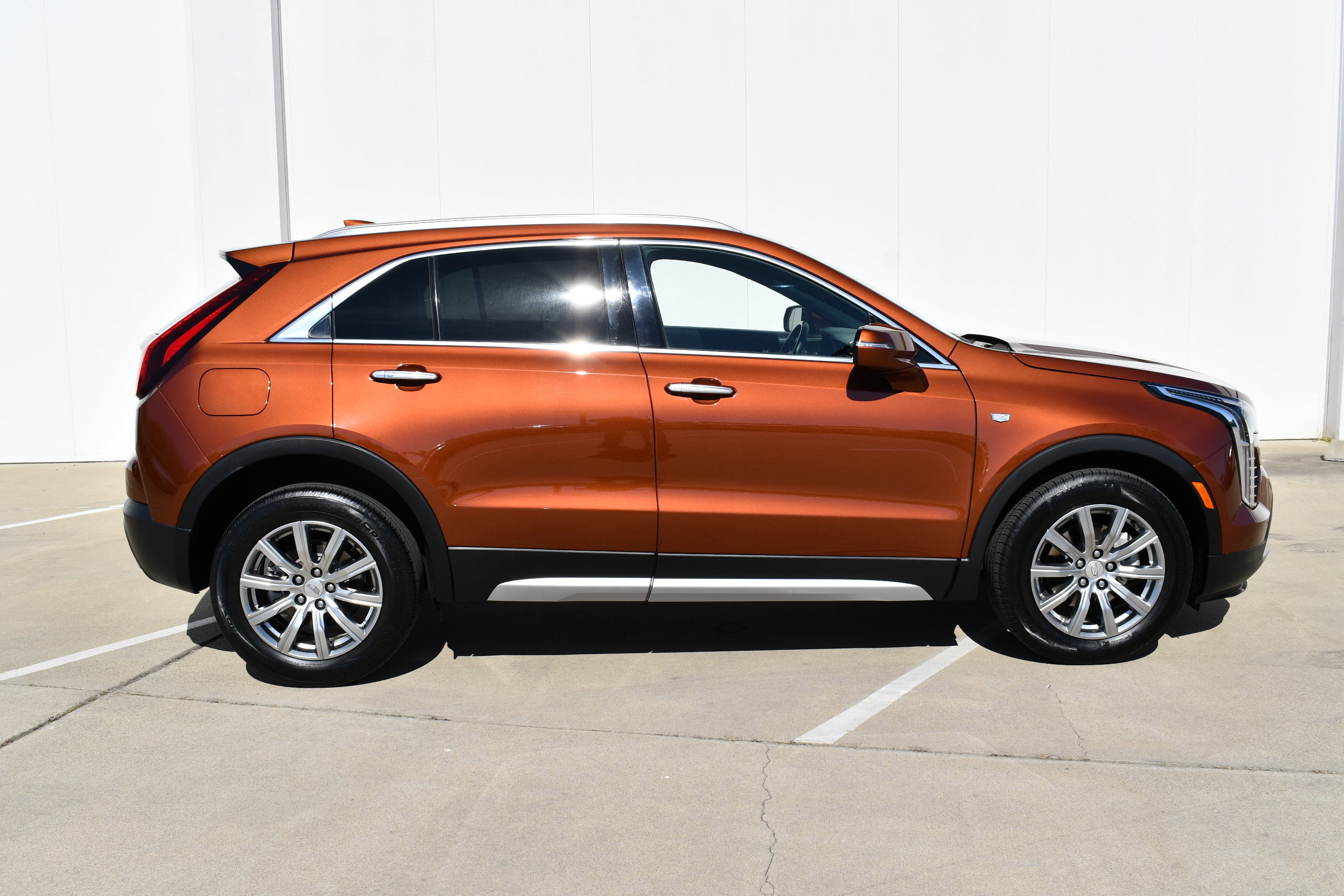 Used 2021 Cadillac XT4 Premium Luxury image 4