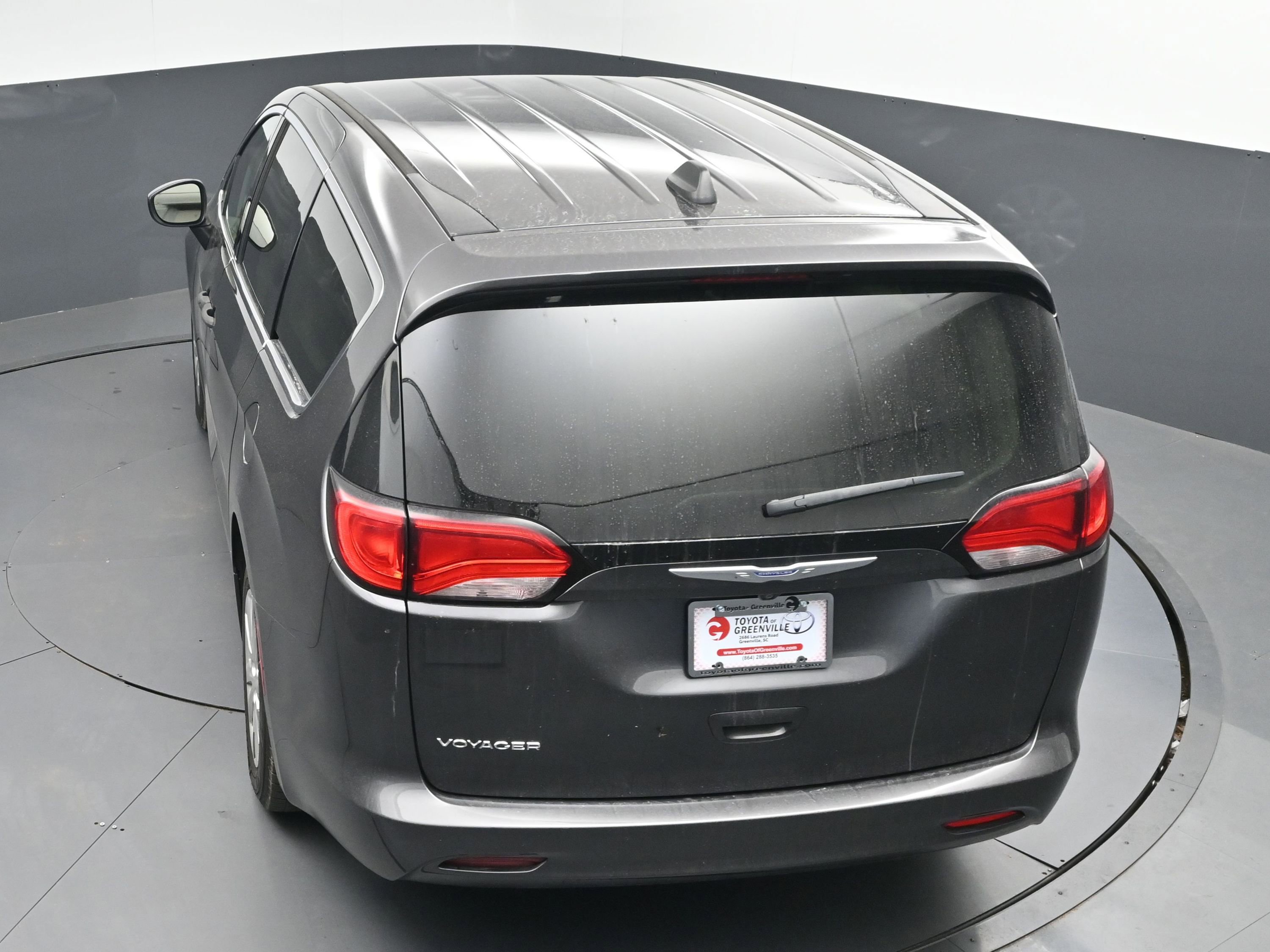 Used 2020 Chrysler Voyager L image 34