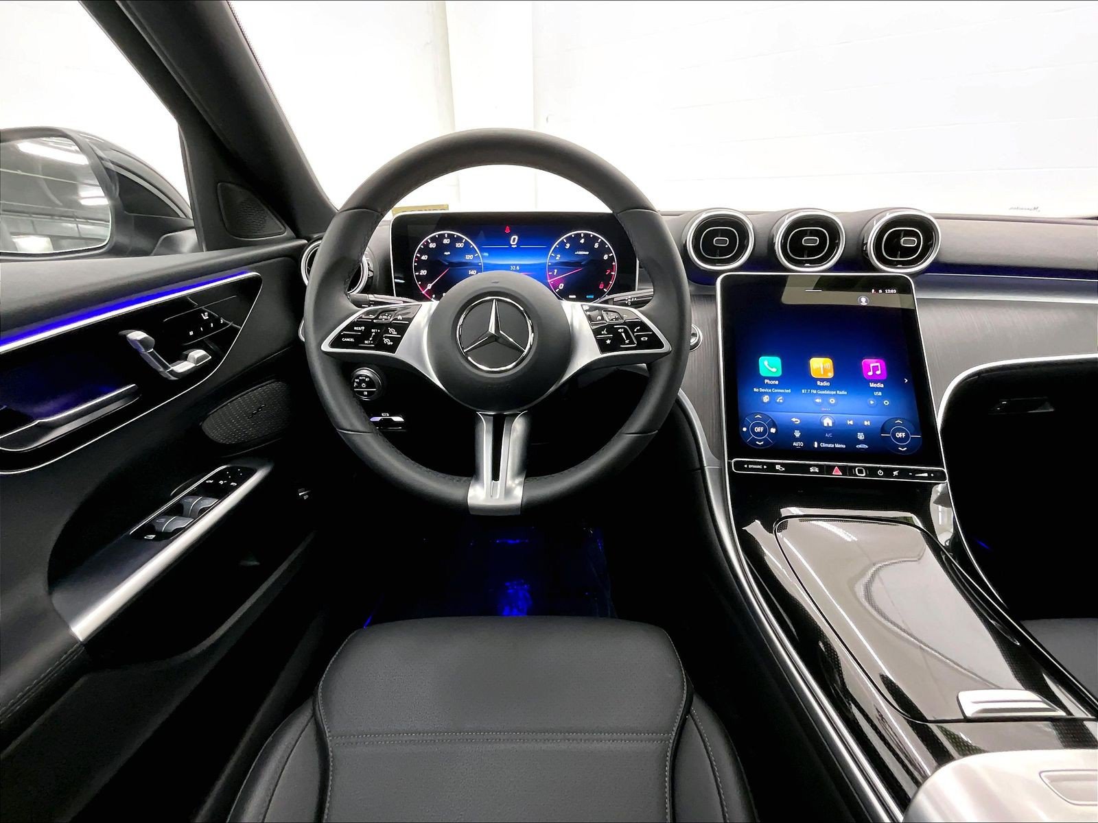 Used 2026 Mercedes-Benz C 300 Sedan image 4
