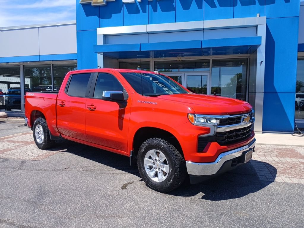 Used 2025 Chevrolet Silverado 1500 LT AWD/4WD image 12