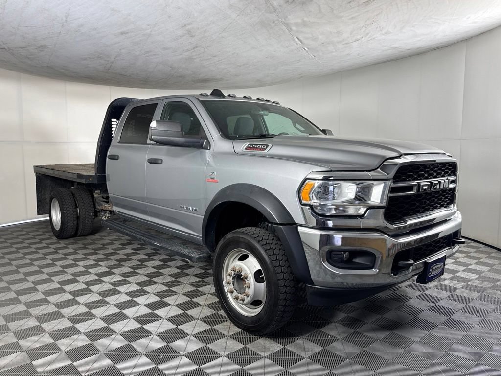 Used 2022 RAM 5500 Tradesman w/ Chrome Appearance Group AWD/4WD image 3