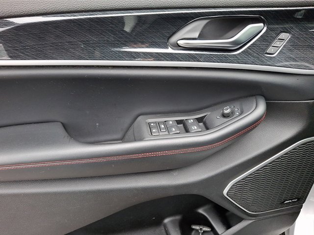 Used 2022 Jeep Grand Cherokee Trailhawk AWD/4WD image 16