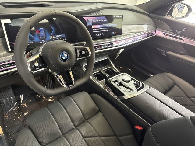 Used 2025 BMW i7 eDrive50 w/ M Sport Package image 14
