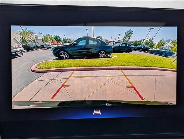 Used 2025 Chevrolet Trax LT FWD image 13