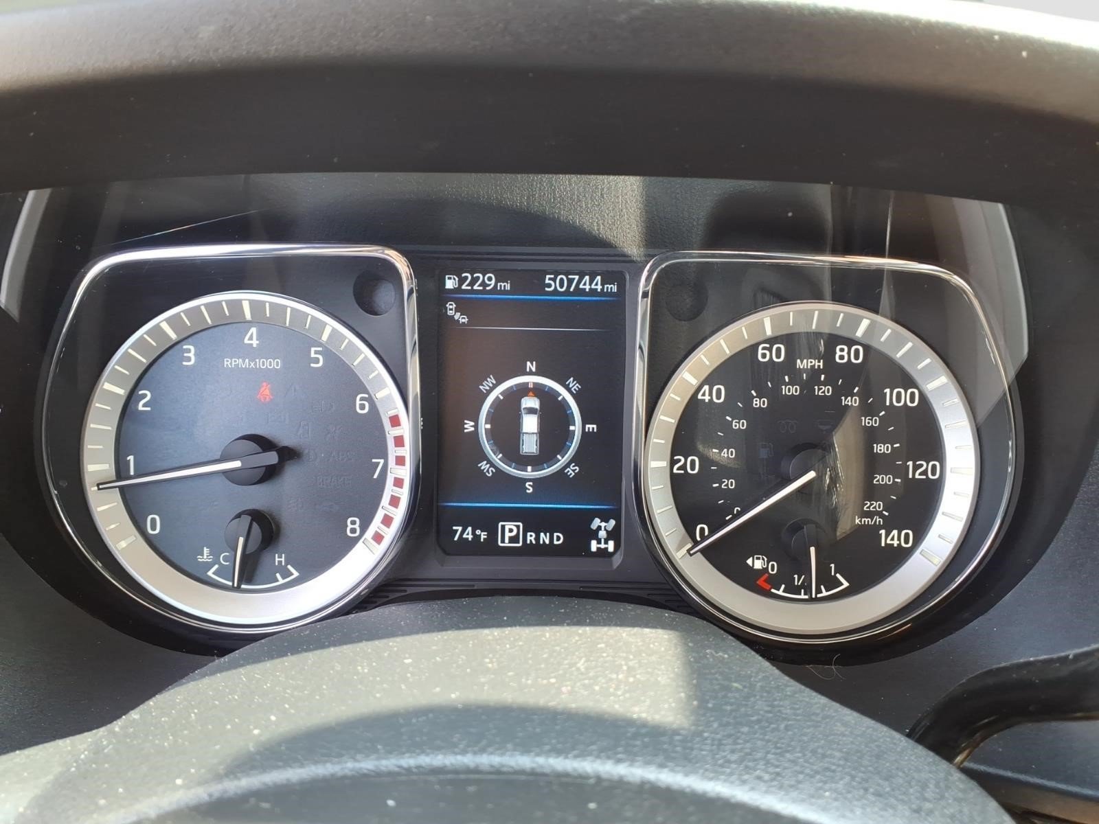 Used 2019 Nissan Titan SV w/ SV Convenience Package AWD/4WD image 30