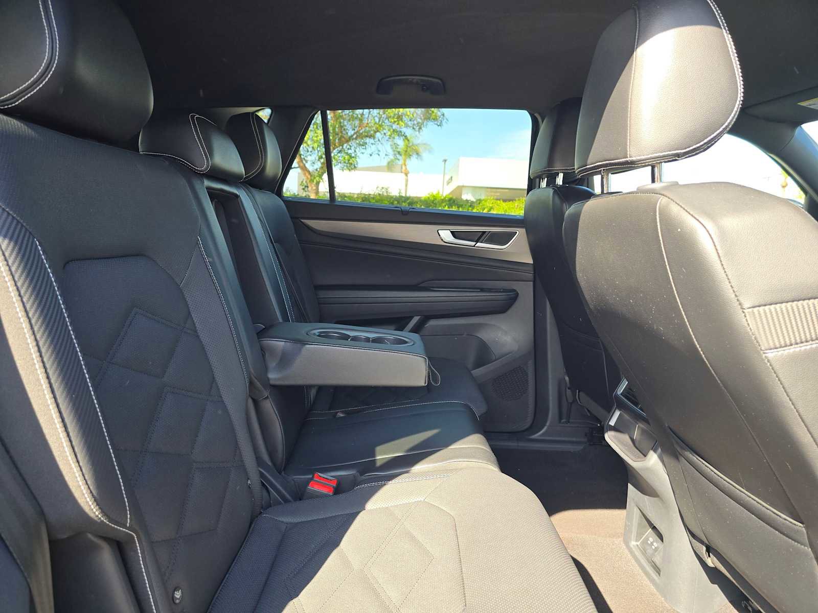 Used 2024 Volkswagen Atlas Cross Sport SE image 12