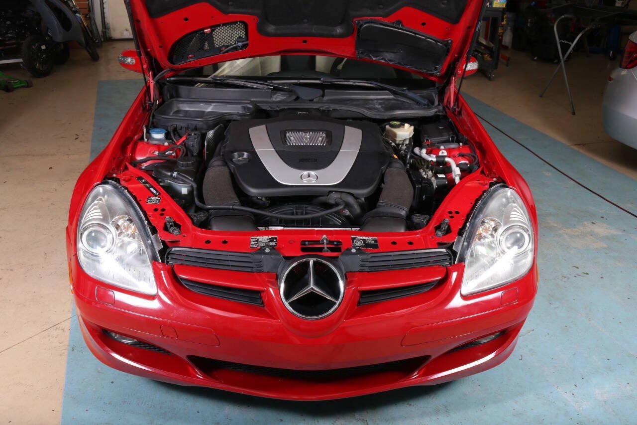 Used 2005 Mercedes-Benz SLK 350 w/ Entertainment Pkg image 8