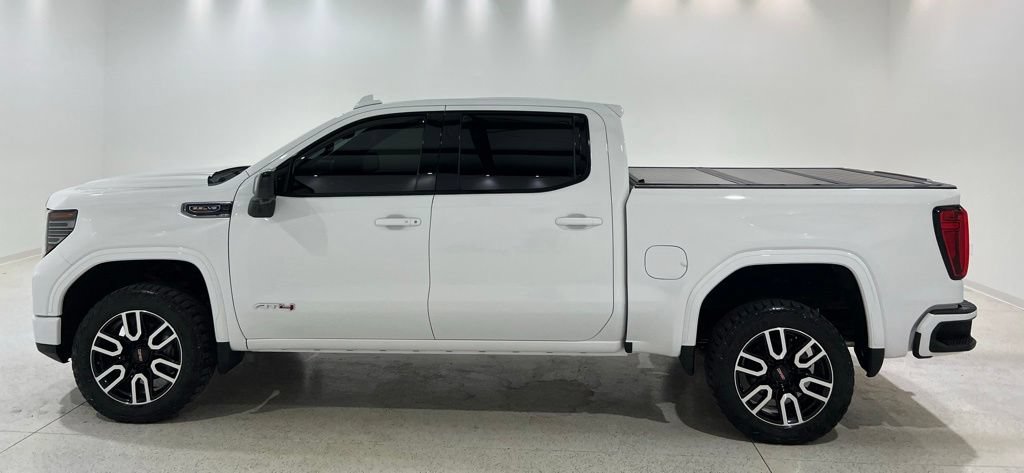Used 2022 GMC Sierra 1500 AT4 w/ AT4 Premium Package AWD/4WD image 2