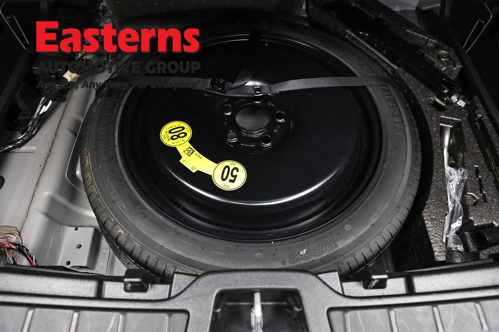 Used 2022 Volvo XC40 T4 Momentum FWD image 22