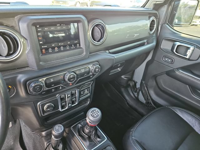 Used 2018 Jeep Wrangler Unlimited Sahara AWD/4WD image 21