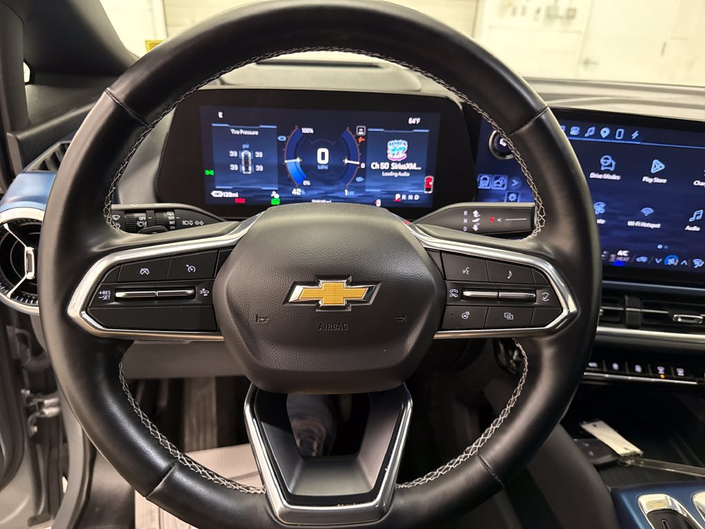 Used 2025 Chevrolet Equinox EV LT w/ Convenience Package II FWD image 17